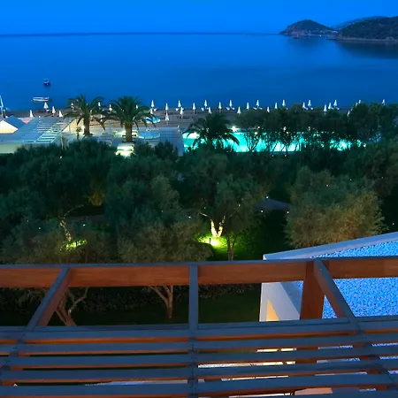 Plaza 5* Anavyssos
